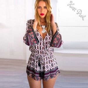 🌸Host Pick🌸 Last 4! Retro V-neck Long Sleeve Romper